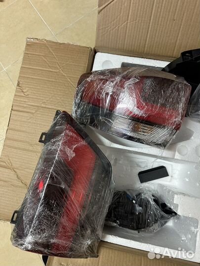 Фары задние toyota land cruiser 300