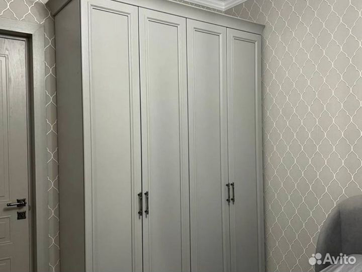 Шкаф