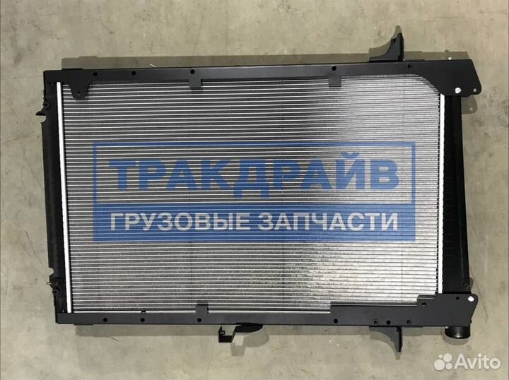 Радиатор DAF CF85 двигателя с рамкой