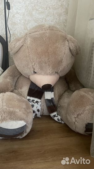 Большой мягкий медведь