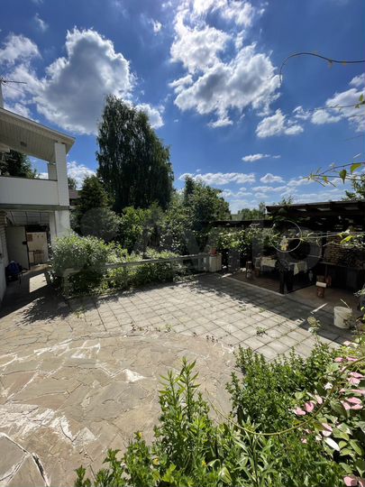 Дом 227 м² на участке 8 сот.