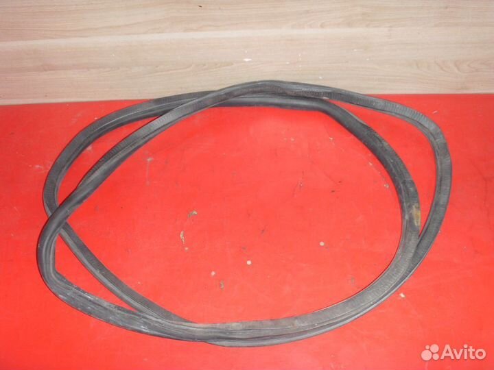 Уплотнитель двери 1Z5867367 Skoda Octavia (A5)