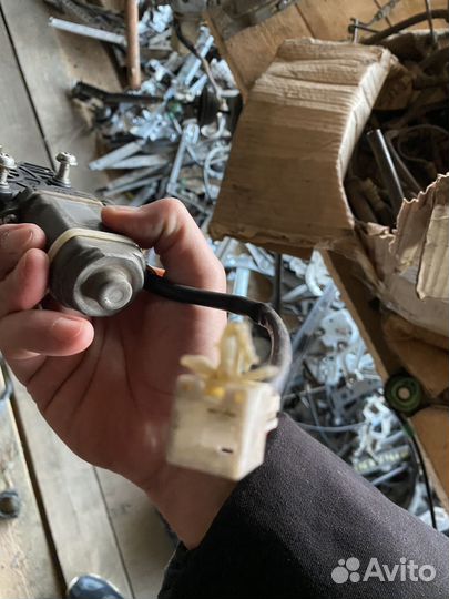 Шевролет Авео Т250 моторчик стеклоподьемника