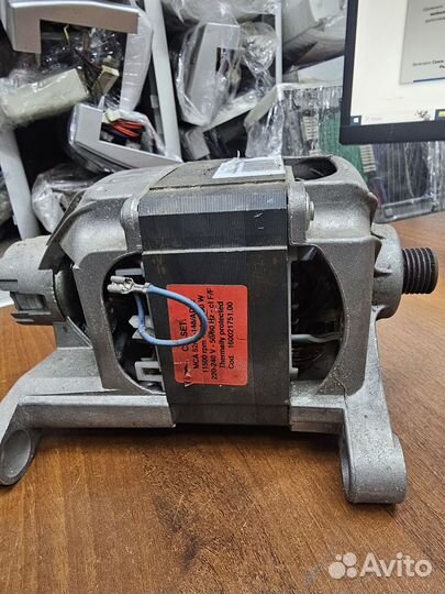 Двигатель Indesit 160021751.00