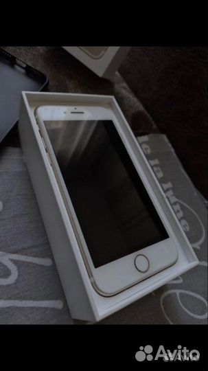 Телефон iPhone 7