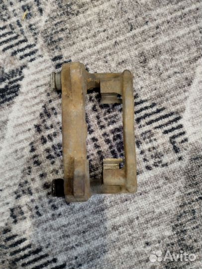 Скоба суппорта