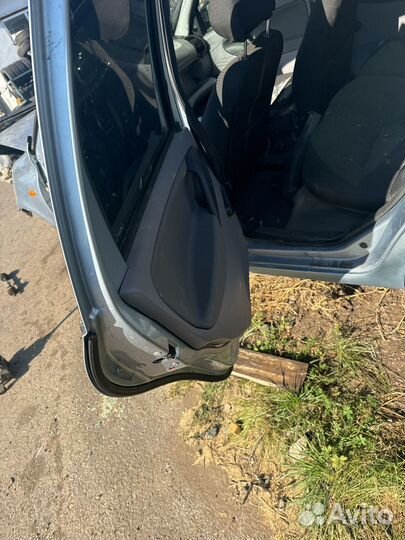 Задняя левая дверь LADA kalina универсал