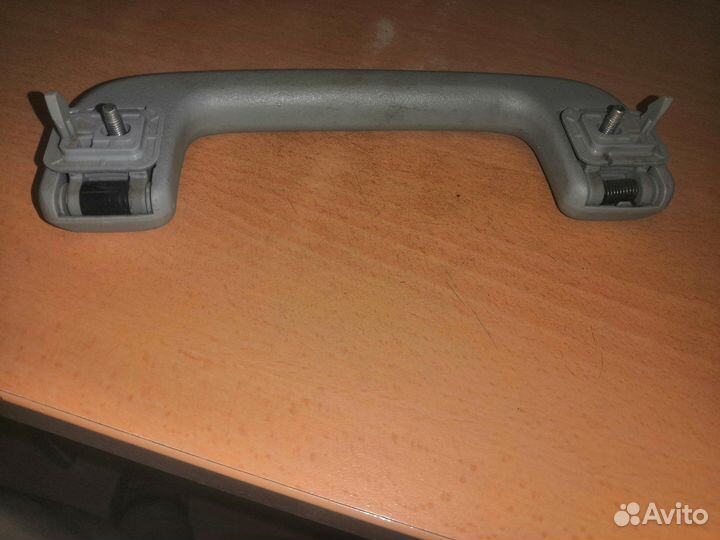 Mitsubishi asx ручка потолочная левая(передняя-зад