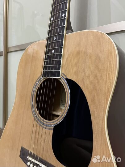 Акустическая гитара