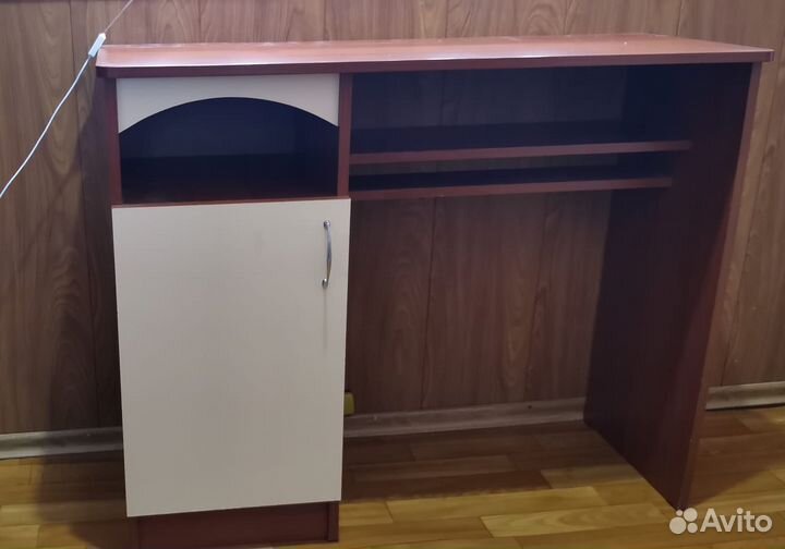 Трюмо с зеркалом