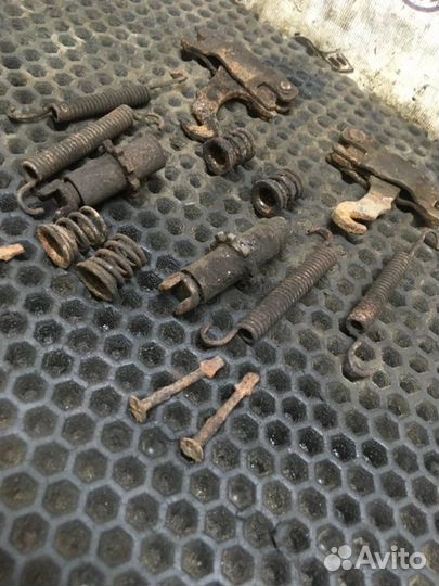 Механизм ручного тормоза Kia Ceed универсал G4FC