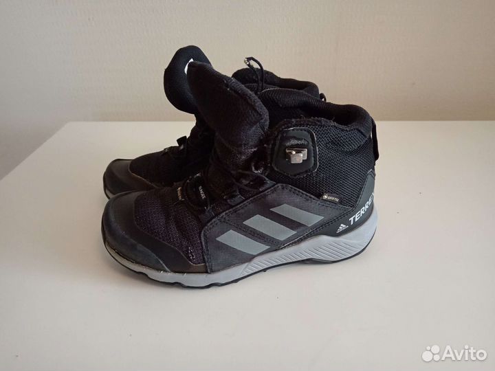 Кроссовки детские