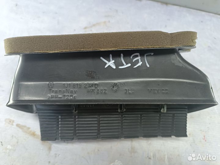 Решетка вентиляционная Volkswagen Jetta