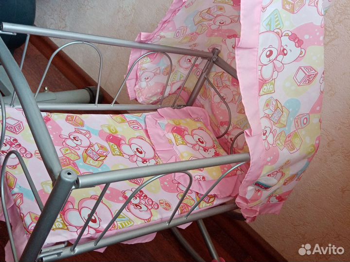 Детская кроватка для кукол