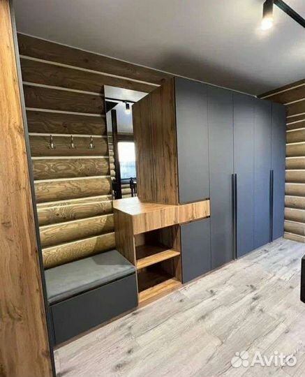 Шкаф в прихожую на заказ