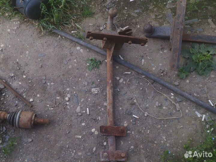 Фаркоп на гранту седан