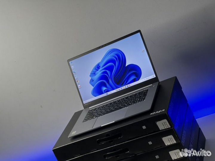 Новый ноут 15.6 IPS 4 ядра 8G озу SSD256g Металл