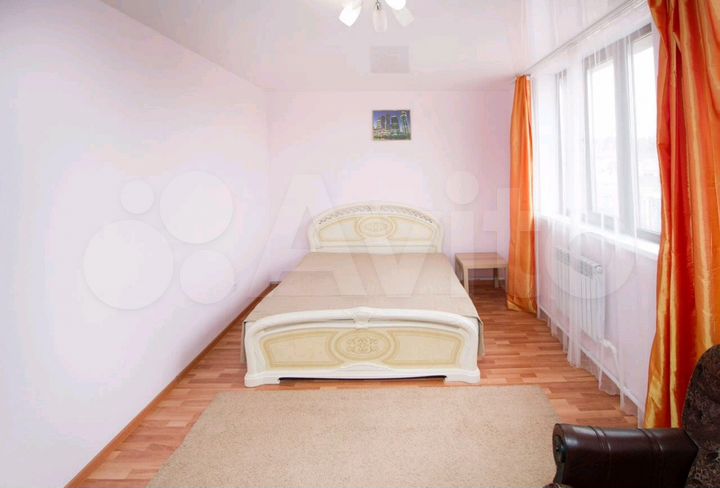 2-к. квартира, 65 м², 2/2 эт.