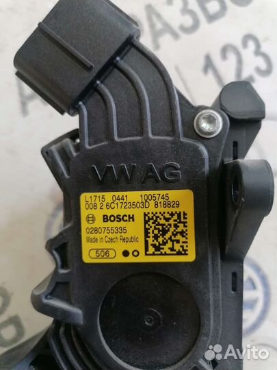 Педаль газа Шкода Рапид 2018