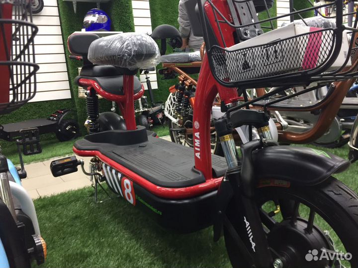 Электроскутер с педалями