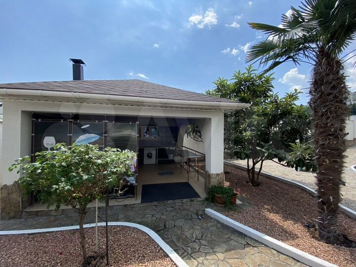 Дом 380 м² на участке 6 сот.