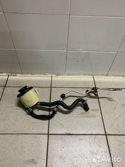 Бачок гура на nissan almera n16