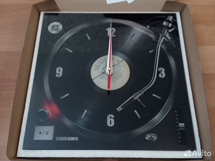 Часы виниловый проигрыватель 