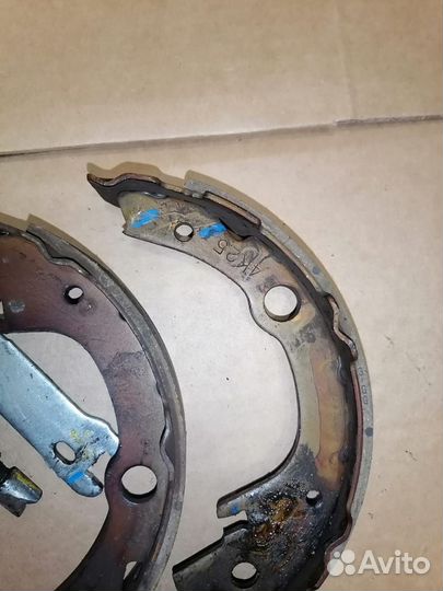 Задний тормозной механизм