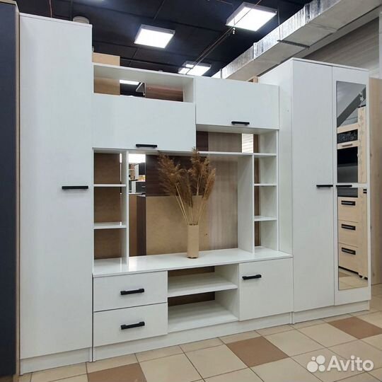 Стенка в гостиную со шкафом и нишей под тв