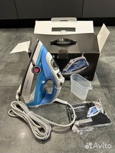 Умный утюг redmond SkyIron C273S