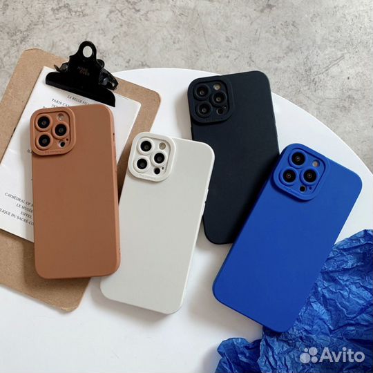 Чехол на iPhone 12