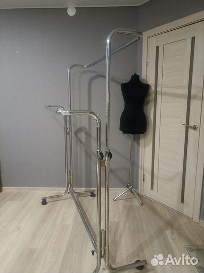 Вешалка для одежды напольная металлическая
