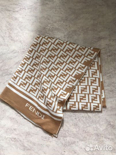 Шарф fendi