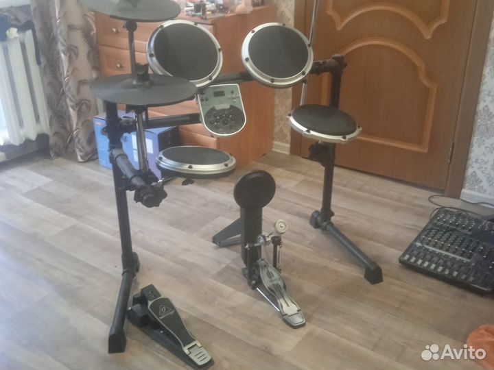 Электронная ударная установка Behringer hds110usb