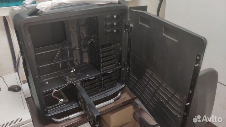 Продаю корпус Cooler Master Cosmos II