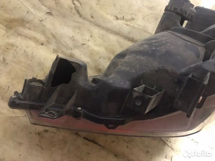 Фара передняя левая Toyota Land Cruiser Prado