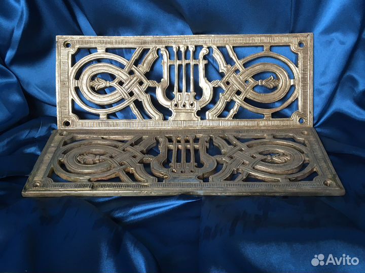 Латунная решетка с узором литая