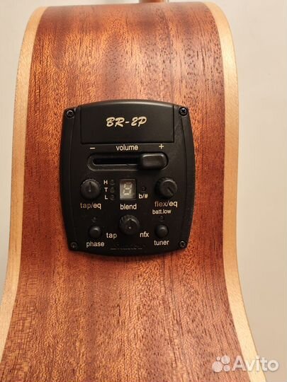 Электроакустическая гитара