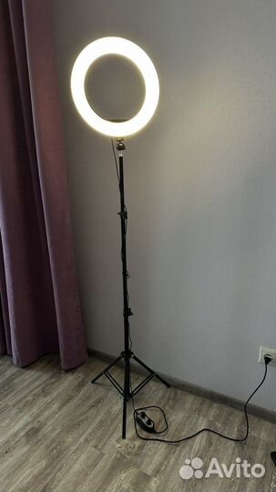 Кольцевая лампа со штативом