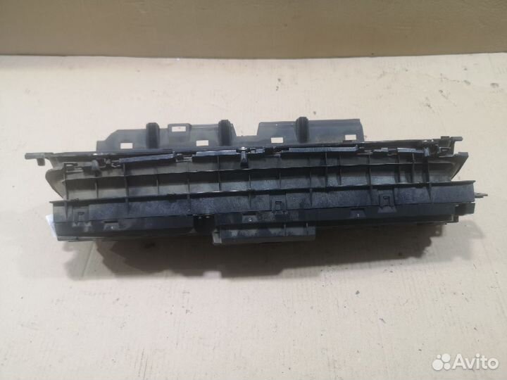 Спидометр Toyota Prius ZVW30