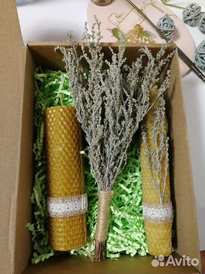 Свечи из вощины с букетом полыни