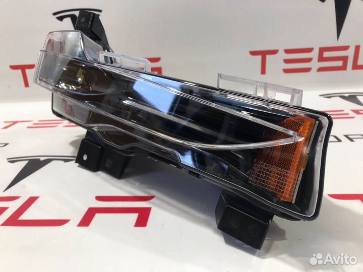 Фара противотуманная правая Tesla Model 3 2020