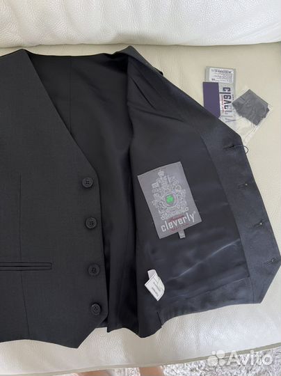 Жилетка новая для мальчика, размер 134