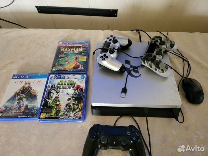 Sony playstation 4 PS4 slim 1tb