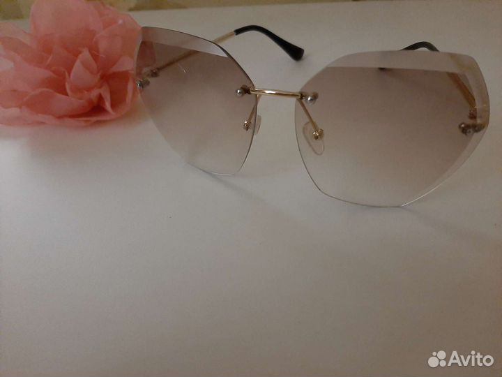 Солнцезащитные очки