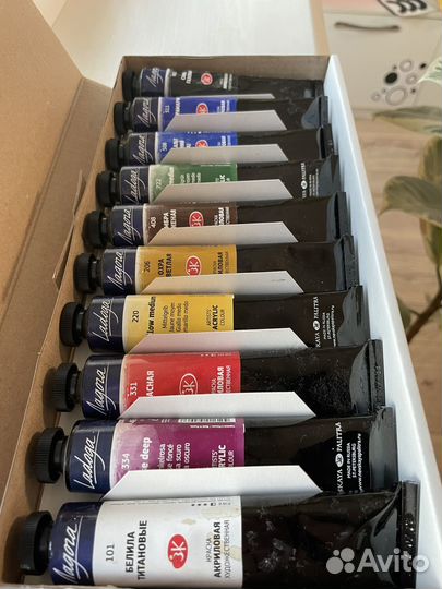 Краски акриловые Ladoga