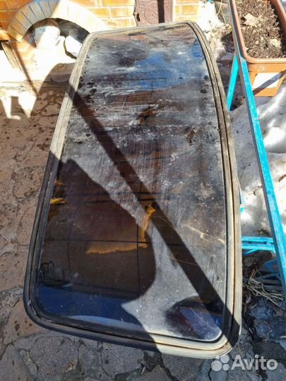 Заднее стекло газ 24