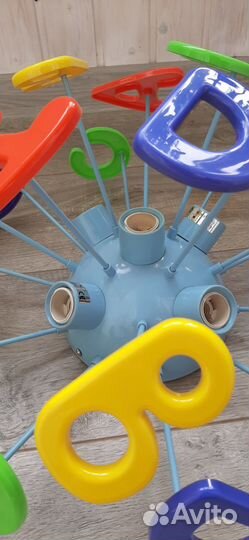 Продам люстру