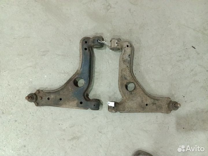 Рычаги передней подвески Opel Vectra B