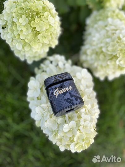 Чехол Guess для airpods